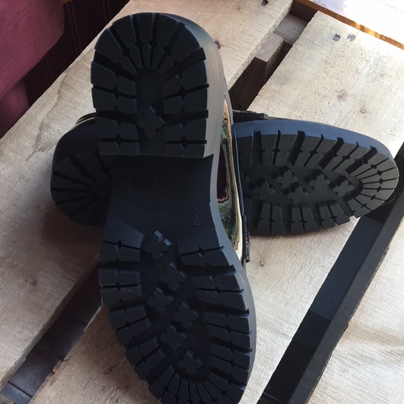 Black Patent Leather Loafers with Chain Detail - Picture 6 of 6